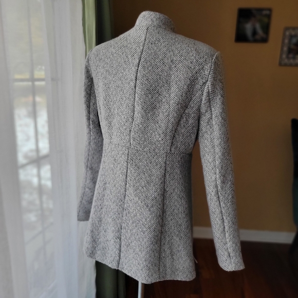 Vici Tayshia Wool Gray Patterned Jacket with Pockets Tapered Waist Size Medium - Picture 6 of 10